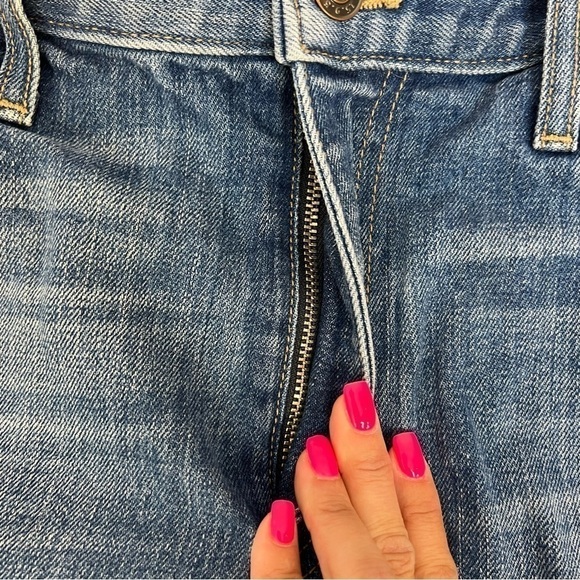 ❄️ CURRENT/ELLIOTT 'the Boyfriend' Stretch Denim Cutoff Shorts - Picture 6 of 8